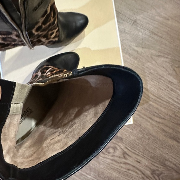 Michael Kors Boots with Real Fur Hairs - Picture 15 of 17